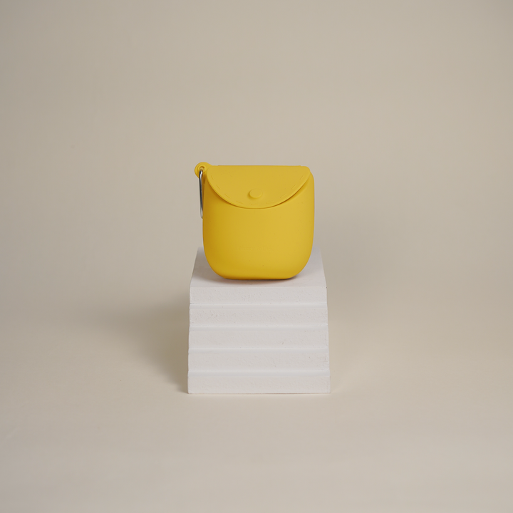Clamshell Treat Pouch