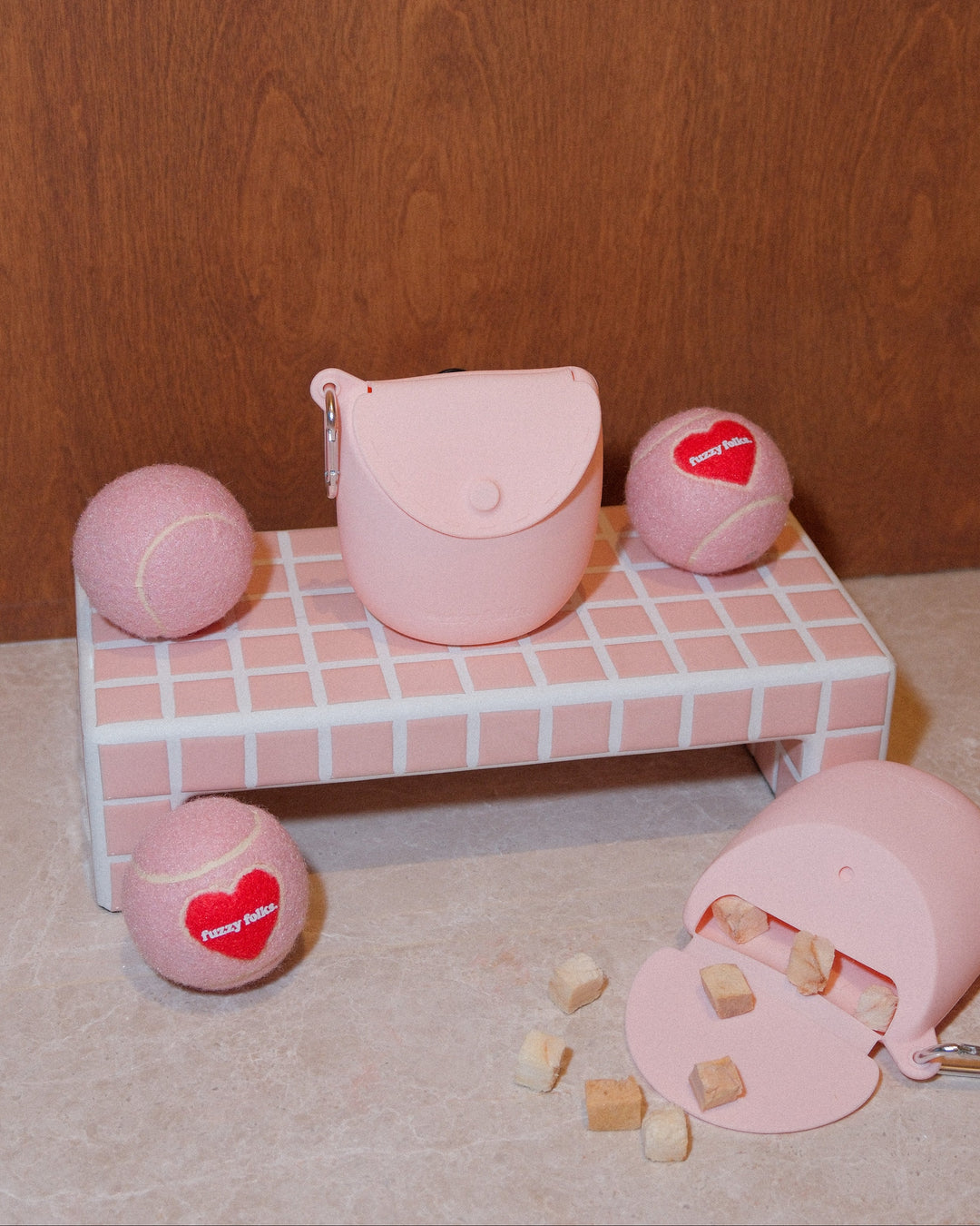 Clamshell Treat Pouch